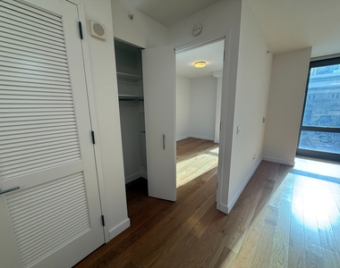 West 57th Street - Photo Thumbnail 1