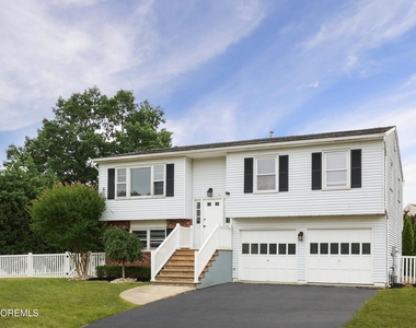 17 Wisteria Place - Photo Thumbnail 1