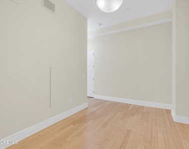 300 Emory Street - Photo Thumbnail 9