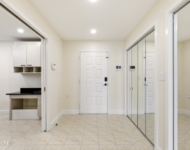300 Ocean Avenue N - Photo Thumbnail 6