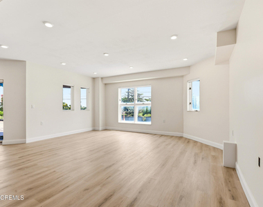 300 Ocean Avenue N - Photo Thumbnail 17