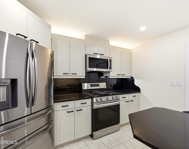 300 Ocean Avenue N - Photo Thumbnail 11