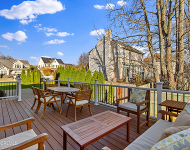19 Danella Way - Photo Thumbnail 4