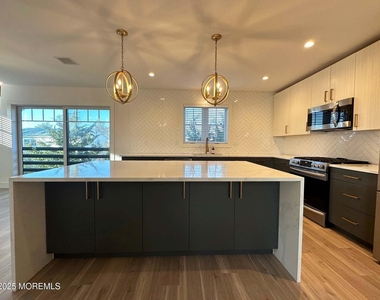 2139 Bridge Avenue - Photo Thumbnail 1