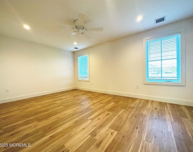 2139 Bridge Avenue - Photo Thumbnail 5