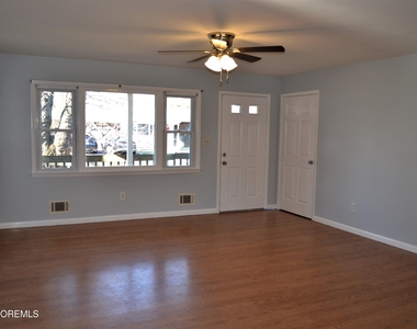 456 Hulse Avenue - Photo Thumbnail 6
