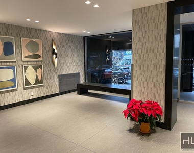 East 89th Street - Photo Thumbnail 9