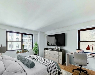 East 89th Street - Photo Thumbnail 2