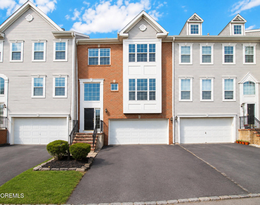 350 Bernard Drive - Photo Thumbnail 5