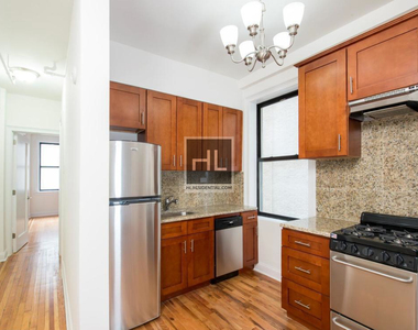 West 51st Street - Photo Thumbnail 1