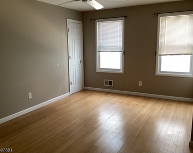 275 Wanaque Ave - Photo Thumbnail 2