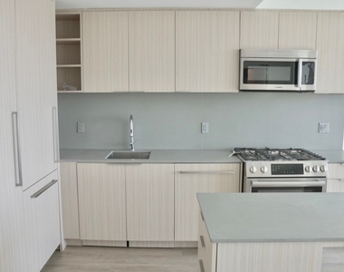 West 33rd Street - Photo Thumbnail 2