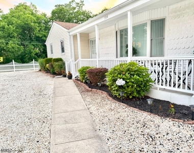 104 Nautilus Dr - Photo Thumbnail 2