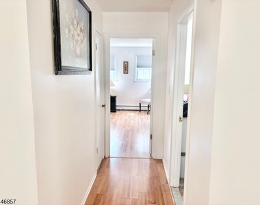 104 Nautilus Dr - Photo Thumbnail 13