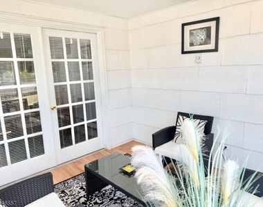 104 Nautilus Dr - Photo Thumbnail 10