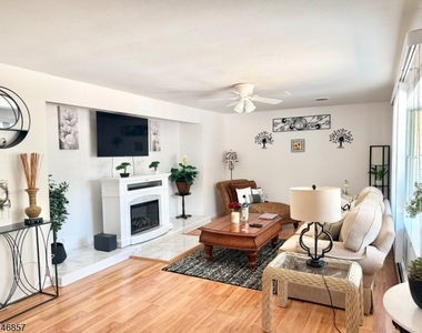 104 Nautilus Dr - Photo Thumbnail 5