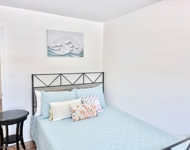 104 Nautilus Dr - Photo Thumbnail 8