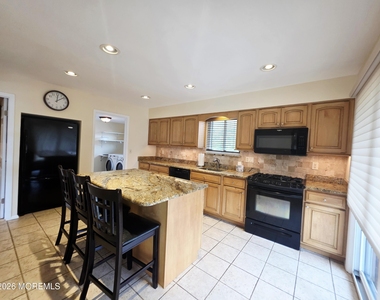 97 Cotswold Circle - Photo Thumbnail 8