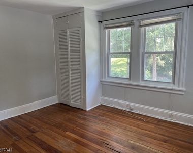 100 Wootton Road - Photo Thumbnail 9
