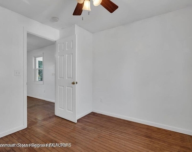 1708 Lake Drive - Photo Thumbnail 20