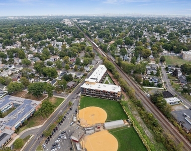 140 W Webster Ave - Photo Thumbnail 22