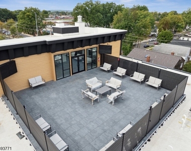 140 W Webster Ave - Photo Thumbnail 21