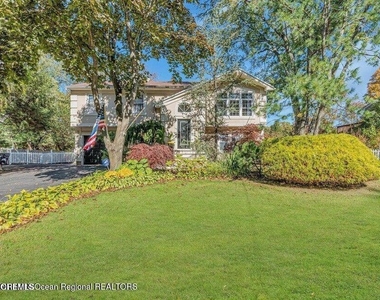 541 Frank Applegate Road - Photo Thumbnail 2