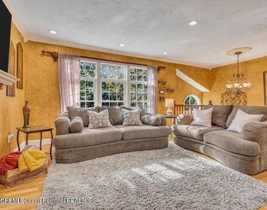 541 Frank Applegate Road - Photo Thumbnail 14