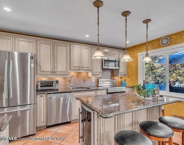541 Frank Applegate Road - Photo Thumbnail 7