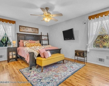541 Frank Applegate Road - Photo Thumbnail 15