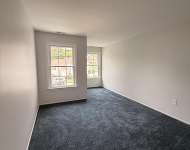 36 Racquet Road - Photo Thumbnail 11