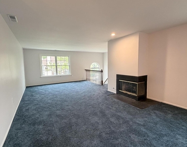 36 Racquet Road - Photo Thumbnail 3