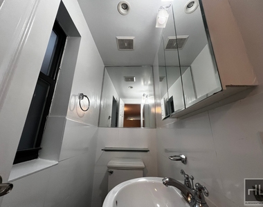 Avenue B - Photo Thumbnail 3