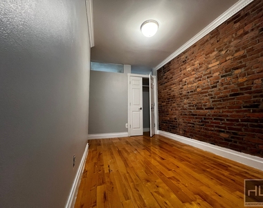 Avenue B - Photo Thumbnail 4