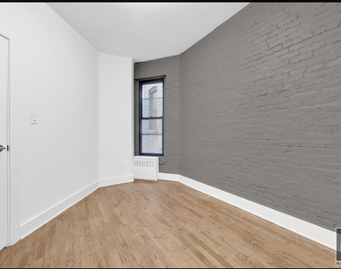 East 95 Street - Photo Thumbnail 3