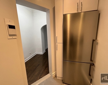 West 72 Street - Photo Thumbnail 1
