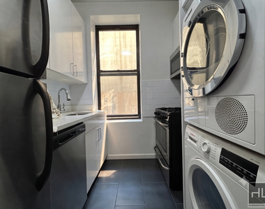 West 72 Street - Photo Thumbnail 3