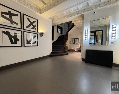 West 72 Street - Photo Thumbnail 7