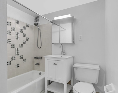 East 95th Street - Photo Thumbnail 4