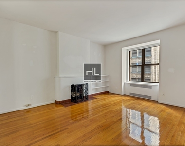 Madison Avenue - Photo Thumbnail 1