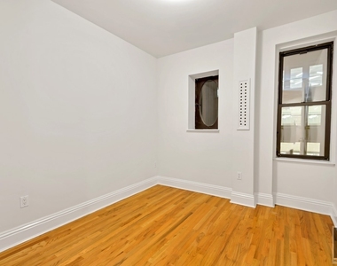 Madison Avenue - Photo Thumbnail 3