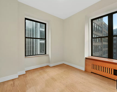 Madison Avenue - Photo Thumbnail 2
