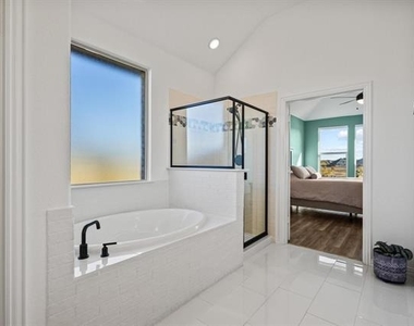 1724 Emmanuel Lane - Photo Thumbnail 18