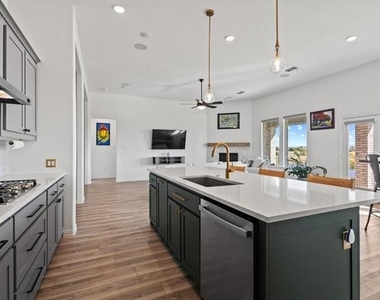1724 Emmanuel Lane - Photo Thumbnail 11