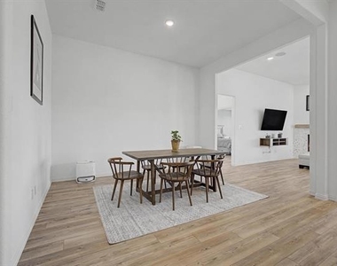 1724 Emmanuel Lane - Photo Thumbnail 2
