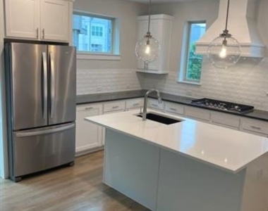 1802 Deacon Hill - Photo Thumbnail 7