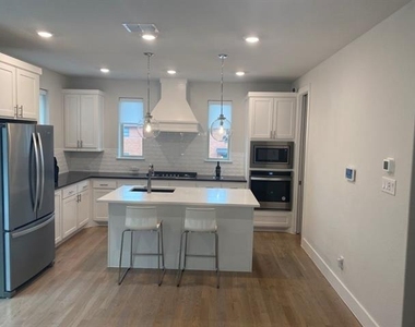 1802 Deacon Hill - Photo Thumbnail 4