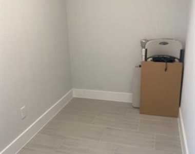 1802 Deacon Hill - Photo Thumbnail 19