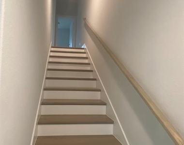 1802 Deacon Hill - Photo Thumbnail 13