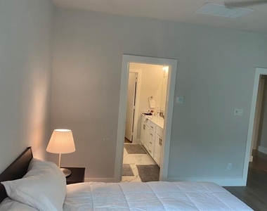 1802 Deacon Hill - Photo Thumbnail 18